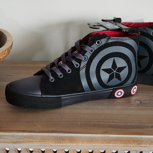 👟 Captain America High-Top Sneakers – Size 8.5  Marvel Avengers – New with Tags - Picture 7 of 12